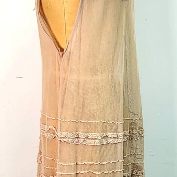 Magnolia Pearl Women's Blush Layered Midi Dress - Picture 12 of 16